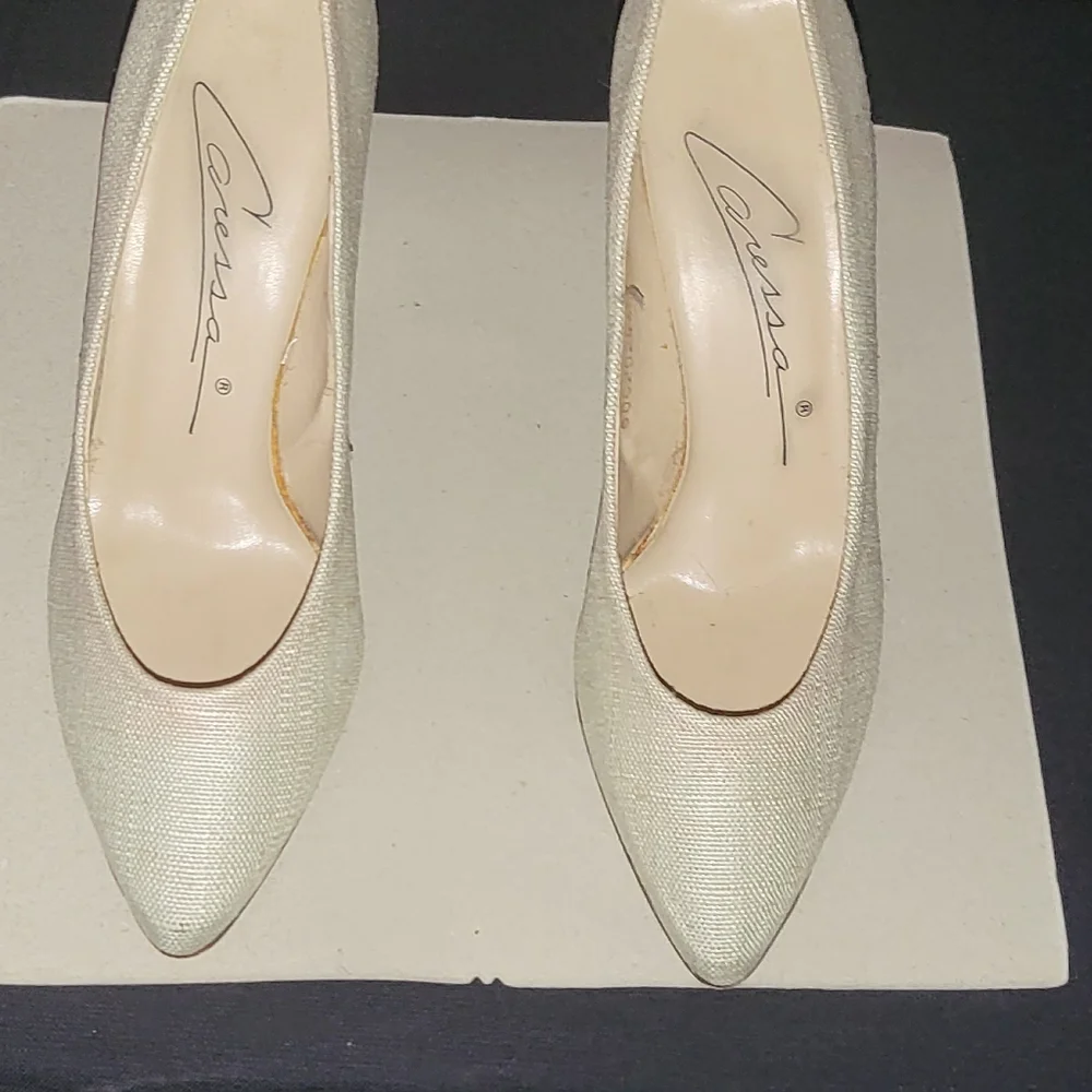 Linen Mid Heels - Picture 2 of 3